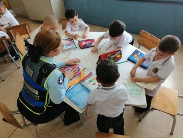 Niños y Niñas Seguros en la Vía